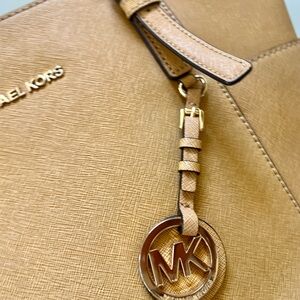 Today sale 29$ Michale Kors Charlotte Soffiano zip tote bag Tan